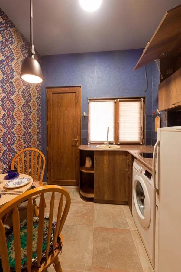 Green Door Тбилиси Екстериор снимка
